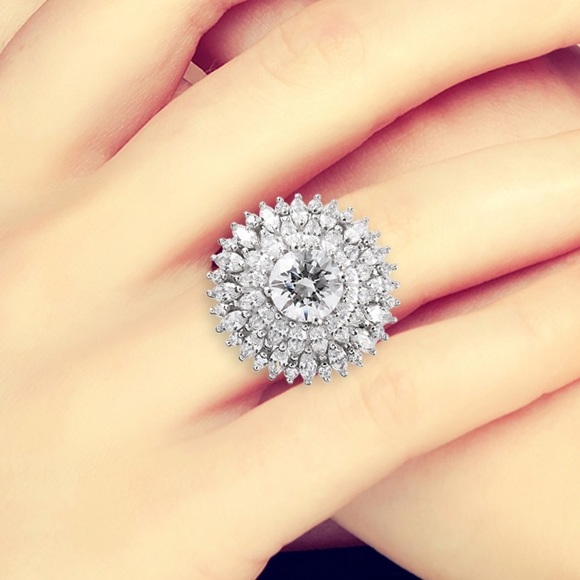 SWAROVSKI Zirconia Ring - Picture 3 of 6